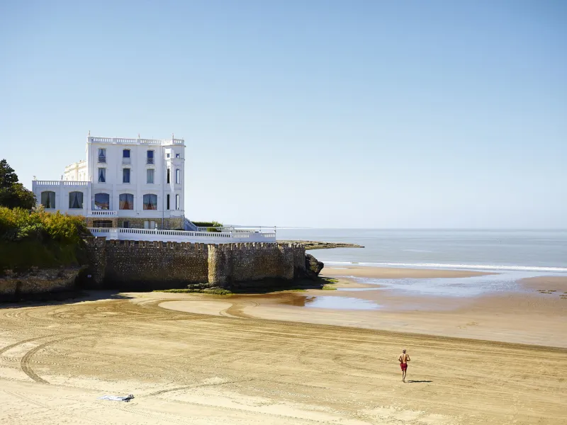 Villa Belle Epoque sur la "Côte de la Beauté"